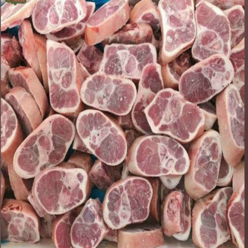 Bắp giò heo trước Hungari Effering