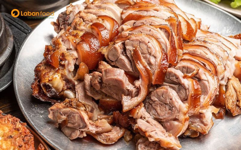 Thit chân giò nấu món gì ngon? Giò heo rút xương nướng kích thích vị giác