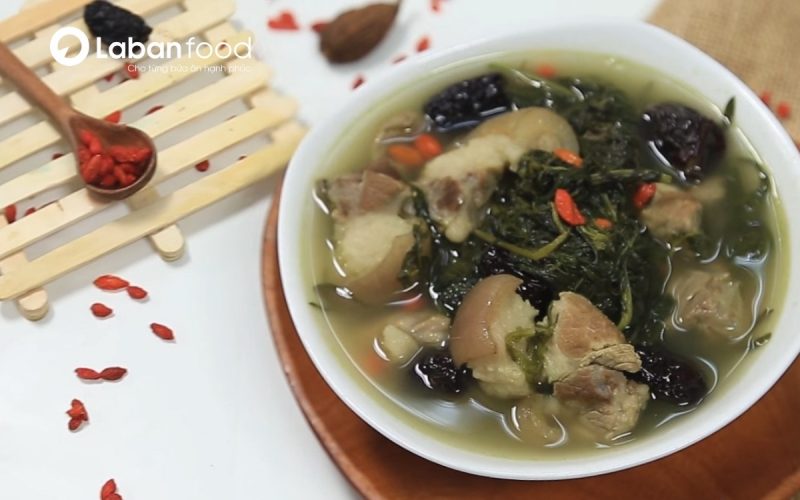 Bắp giò hầm ngải cứu