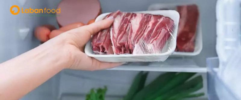 Rã đông thịt bò Canada bằng ngăn mát tủ lạnh