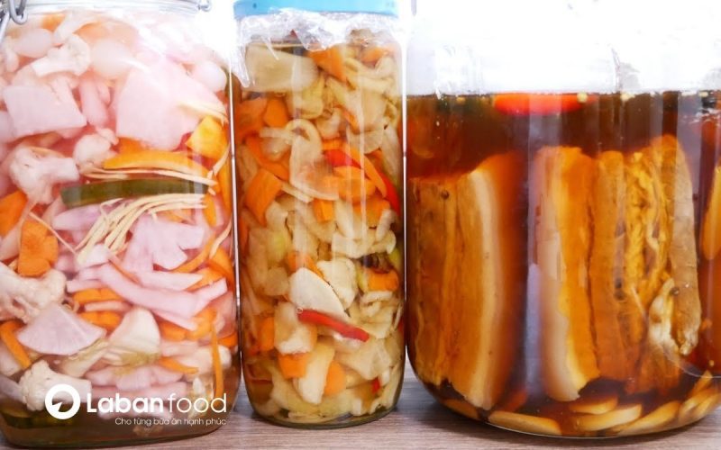 Ngâm thịt trong hũ thủy tinh