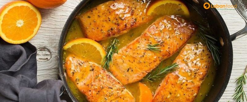 Phi lê cá hồi làm món gì ngon? Cá hồi sốt cam mật ong ngon như nhà hàng