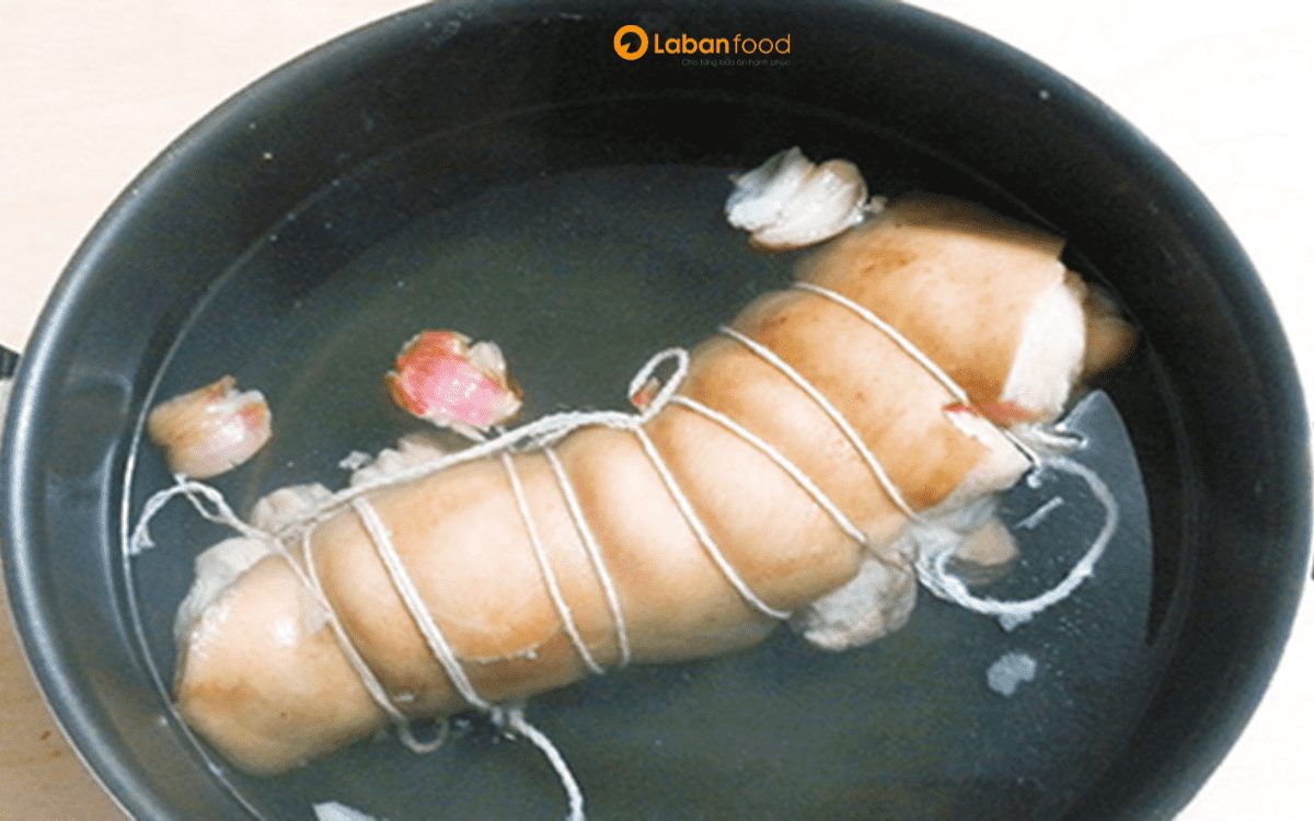 giò heo nhồi thịt