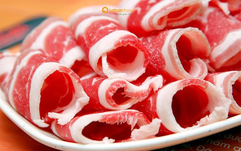 ba chỉ bò Mỹ xào hành tây