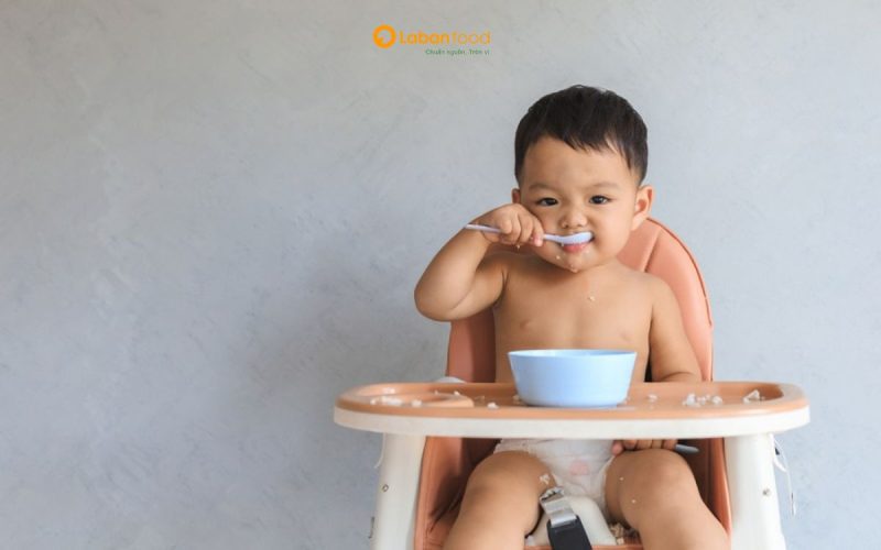 bé 7 tháng ăn được thịt lợn chưa