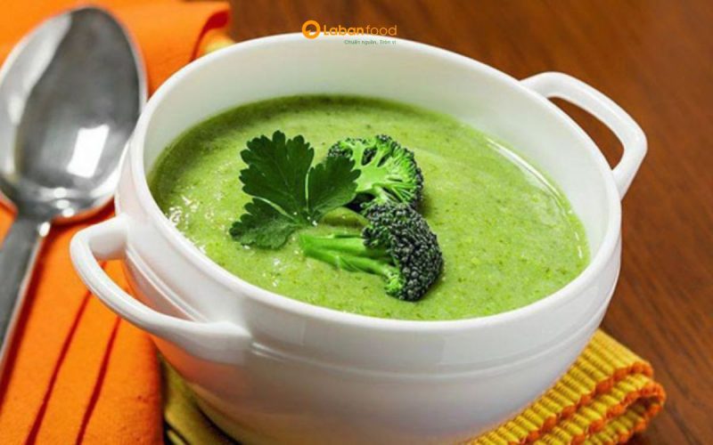 bé mấy tháng ăn được thịt heo