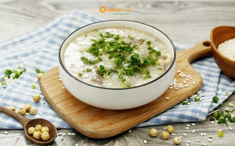 bé mấy tháng ăn được thịt heo