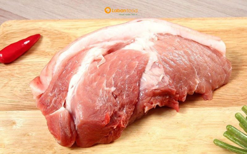 bé mấy tháng ăn được thịt heo