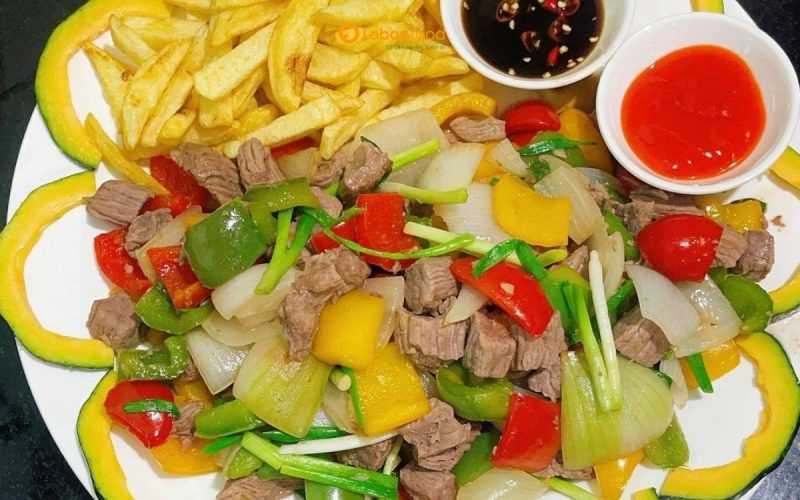 thịt bò lúc lắc khoai tây chiên