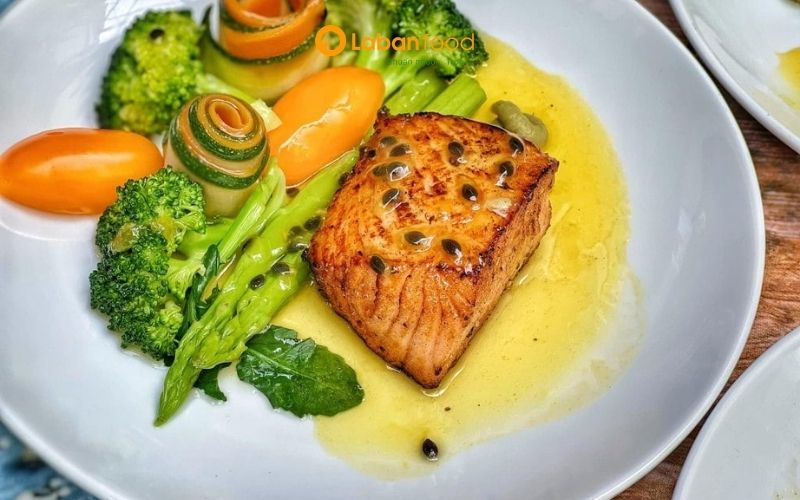 cá hồi phi lê áp chảo