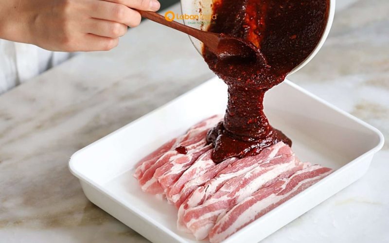 tôm nấu chung với thịt bò được không