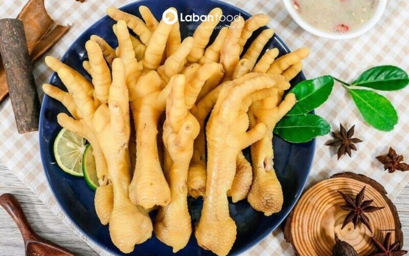 bầu ăn chân gà được không