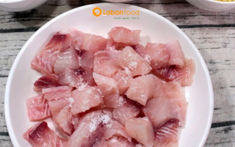 phi lê cá basa sốt chua ngọt