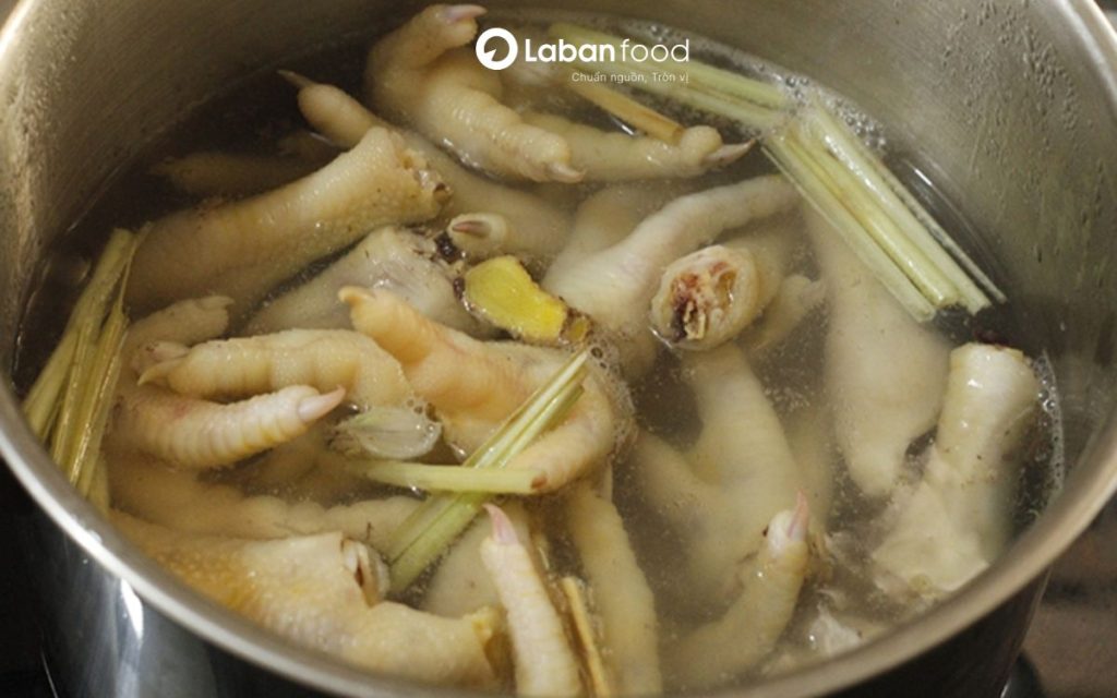 cách luộc chân gà ngon