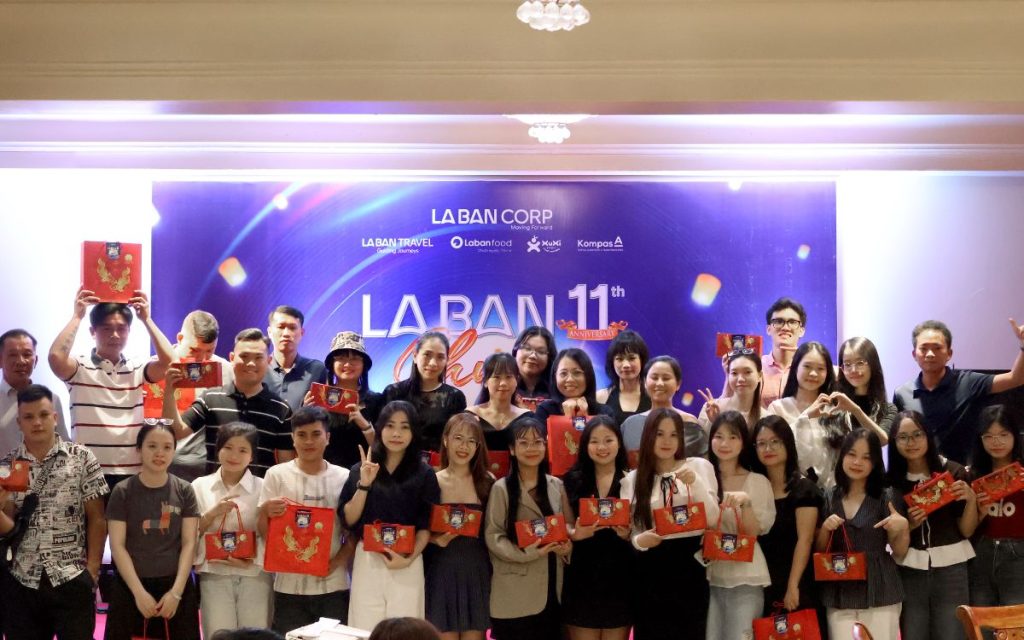 la bàn corp kỷ niệm 11 năm sinh nhật