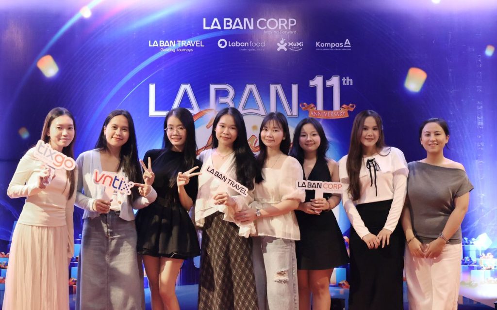 la bàn corp kỷ niệm 11 năm sinh nhật